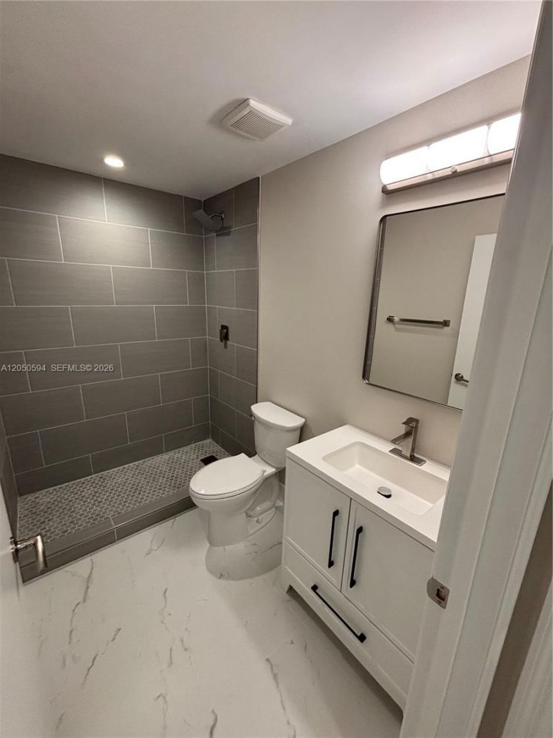 6440 NW 114th Ave, Unit 424, Doral, FL 33178 Photo