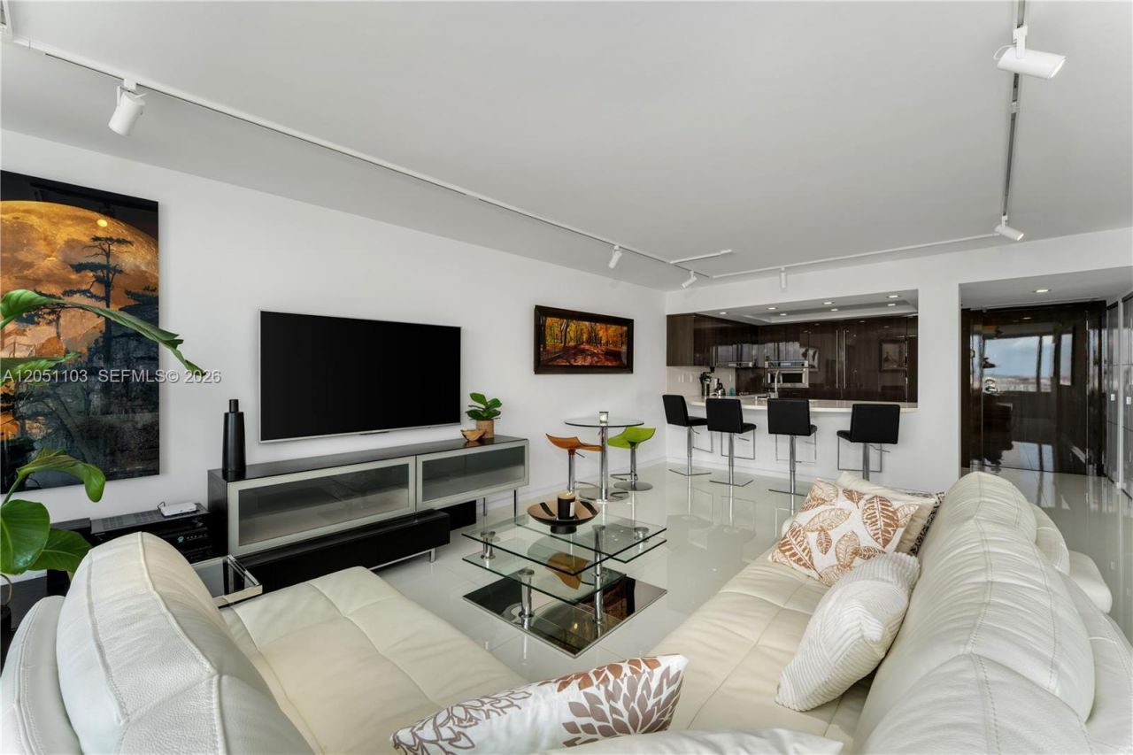 400 S Pointe Dr, Unit 1805, Miami Beach, FL 33139 Photo