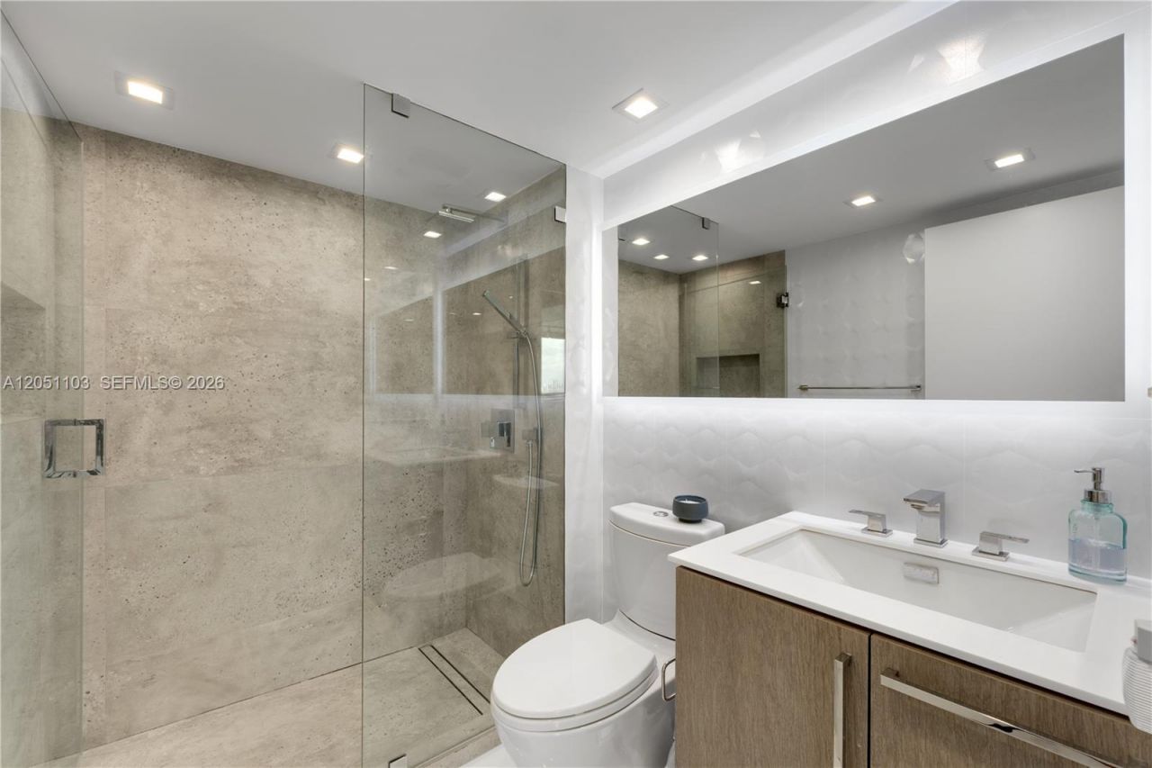 400 S Pointe Dr, Unit 1805, Miami Beach, FL 33139 Photo