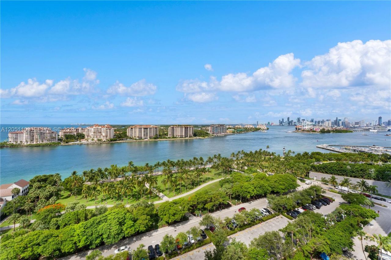 400 S Pointe Dr, Unit 1805, Miami Beach, FL 33139 Photo