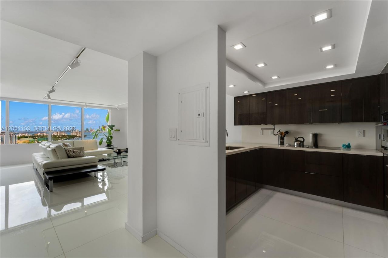 400 S Pointe Dr, Unit 1805, Miami Beach, FL 33139 Photo