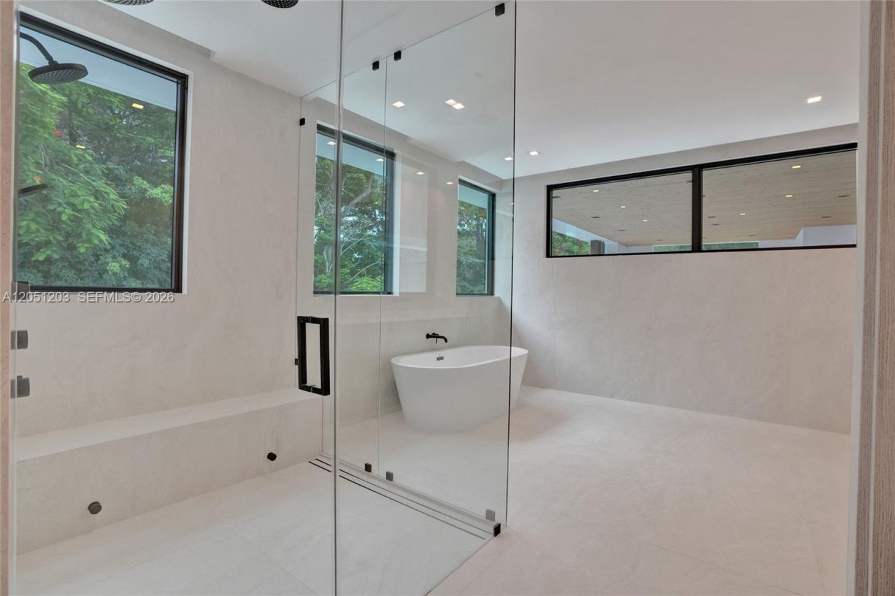 4640 Sunset Dr, Miami, FL 33143 Photo