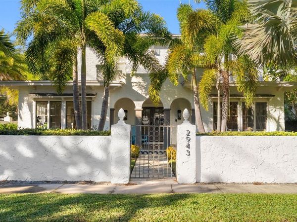 2943 W BAYSHORE COURT , TAMPA, FL 33611