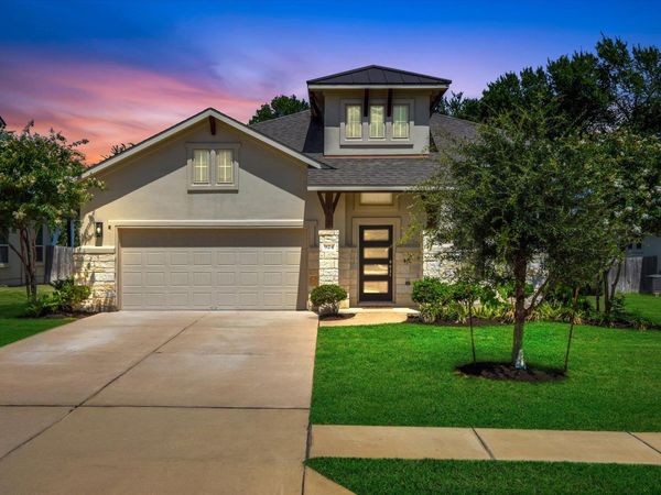 924 Centerra Hills CIR, Round Rock, TX 78665