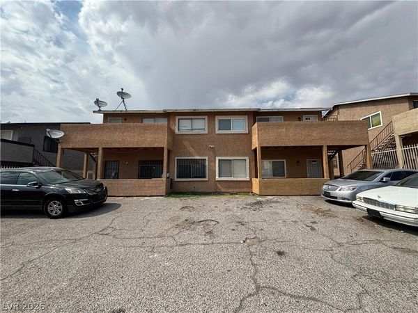 6940 Hopkins Drive , Unit B, Las Vegas, NV 89156
