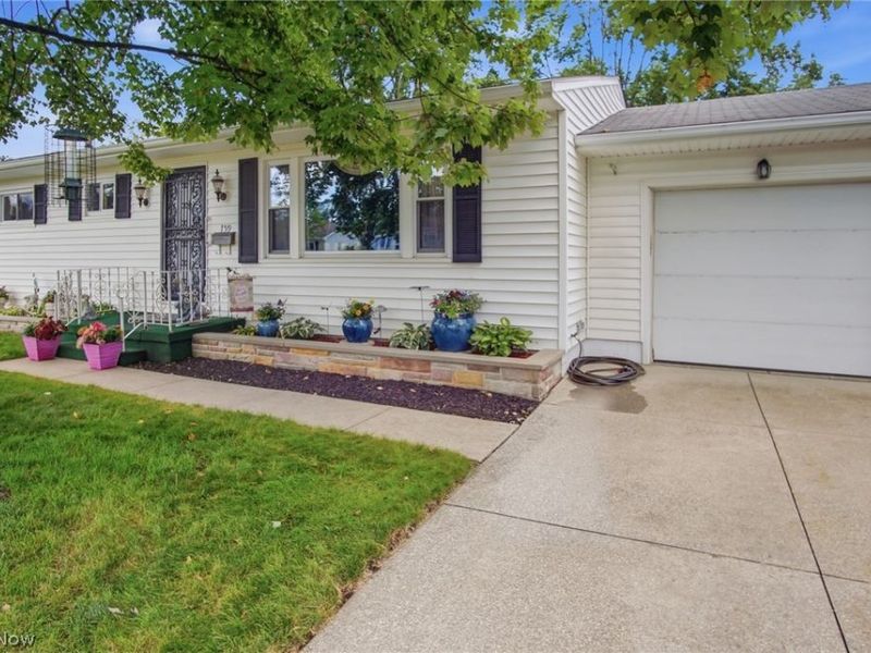 759 Orrville Avenue, Cuyahoga Falls, OH 44221 Photo 2