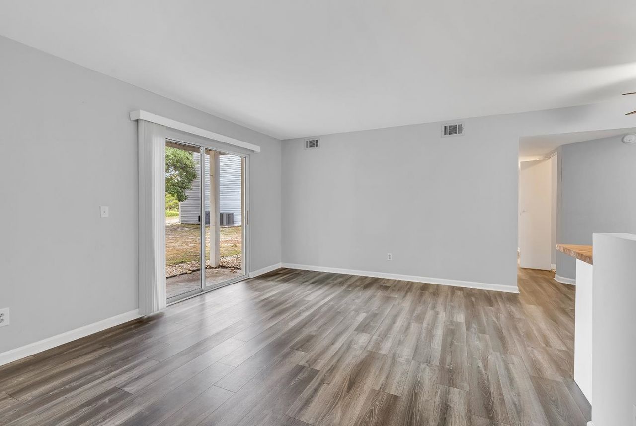 1356 Glenns Bay Rd. Photo 8
