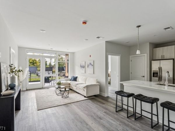 140 W Webster Ave, Unit 114, Roselle Park, NJ 07204