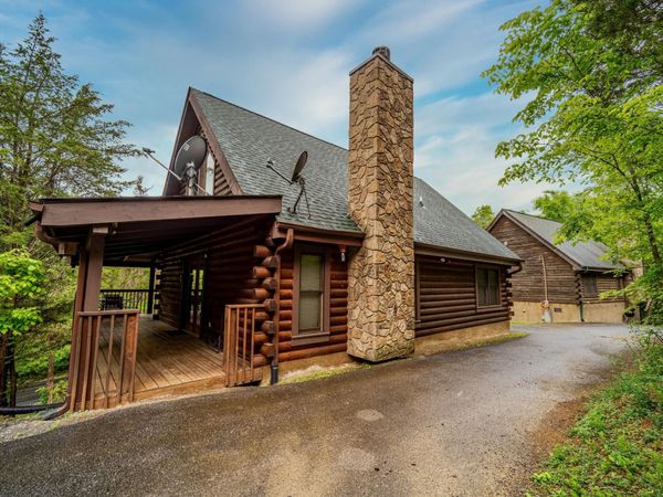 1134 Carroll Hill Lane, Sevierville, TN 37876
