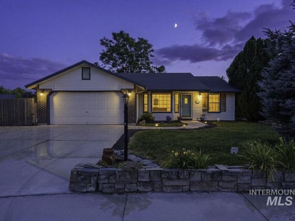 1579 E. Oakridge, Boise, ID 83716