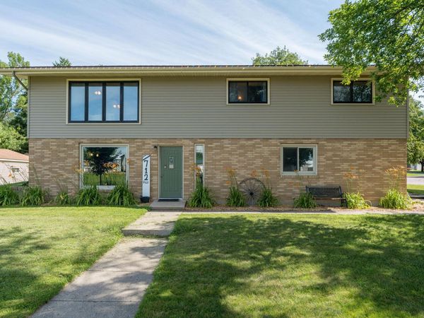 712 Pine Street , Nicollet, MN 56074