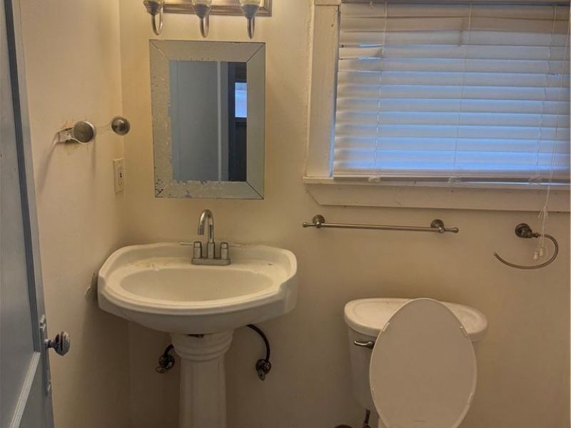 1734 Hillview Road, Cleveland, OH 44112 Photo 12