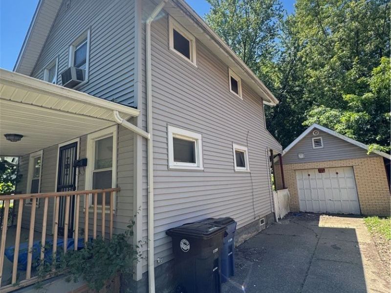 1734 Hillview Road, Cleveland, OH 44112 Photo 3