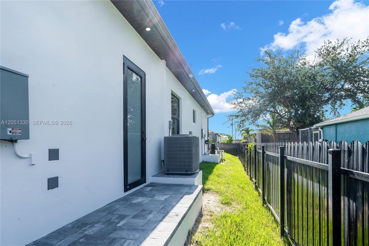 129 SW 34th Ave , Cape Coral, FL 33991 Photo