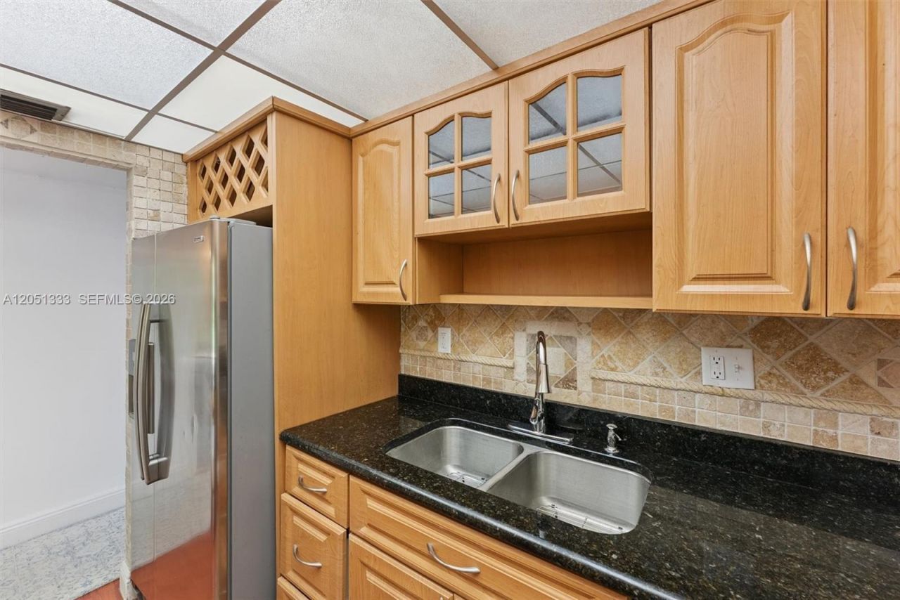 14241 Memorial Hwy 9f Hwy, Miami, FL 33161 Photo