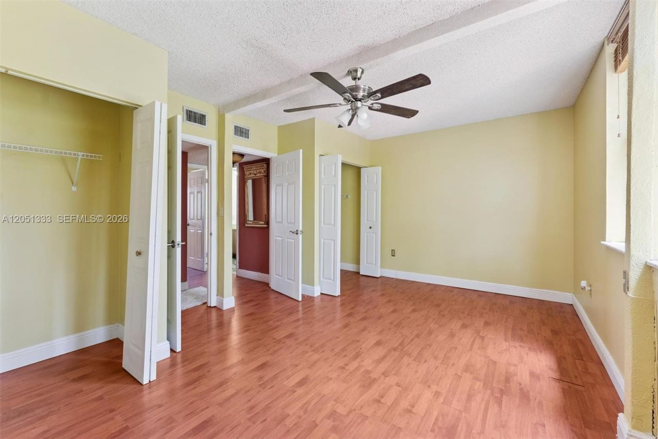 14241 Memorial Hwy 9f Hwy, Miami, FL 33161 Photo