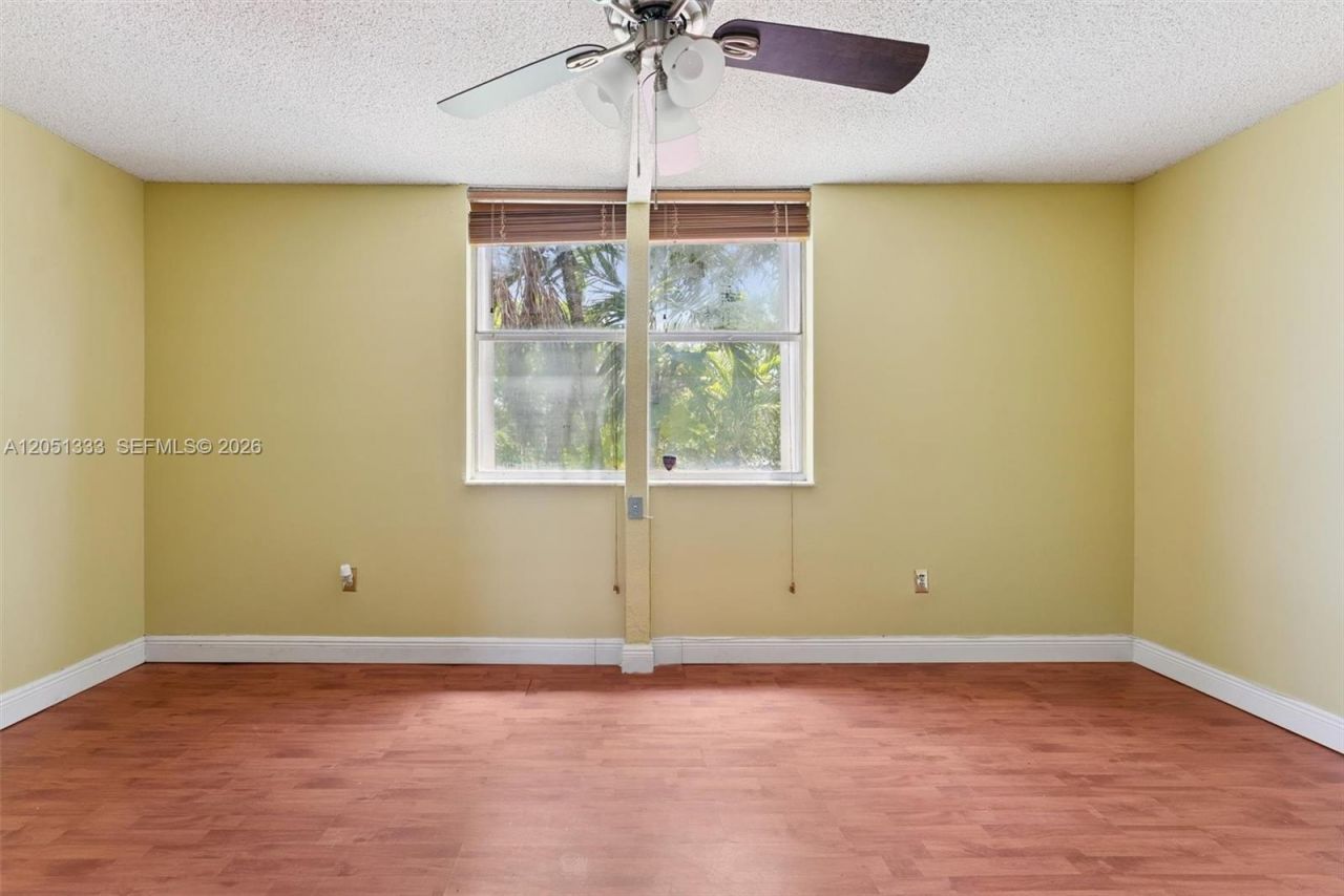 14241 Memorial Hwy 9f Hwy, Miami, FL 33161 Photo