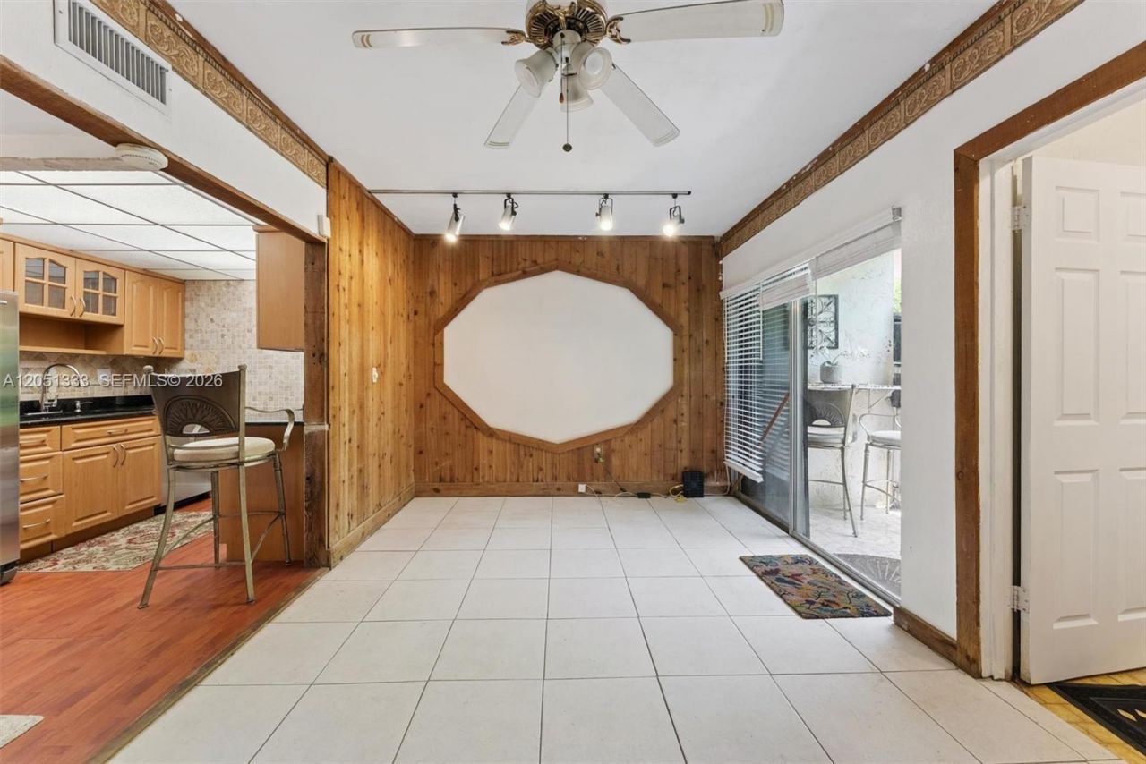 14241 Memorial Hwy 9f Hwy, Miami, FL 33161 Photo