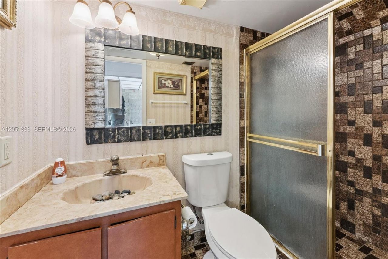 14241 Memorial Hwy 9f Hwy, Miami, FL 33161 Photo