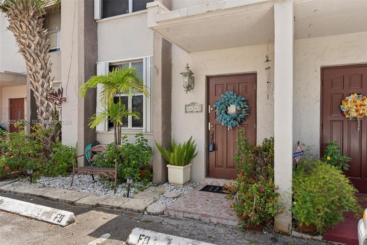 14241 Memorial Hwy 9f Hwy, Miami, FL 33161 Photo