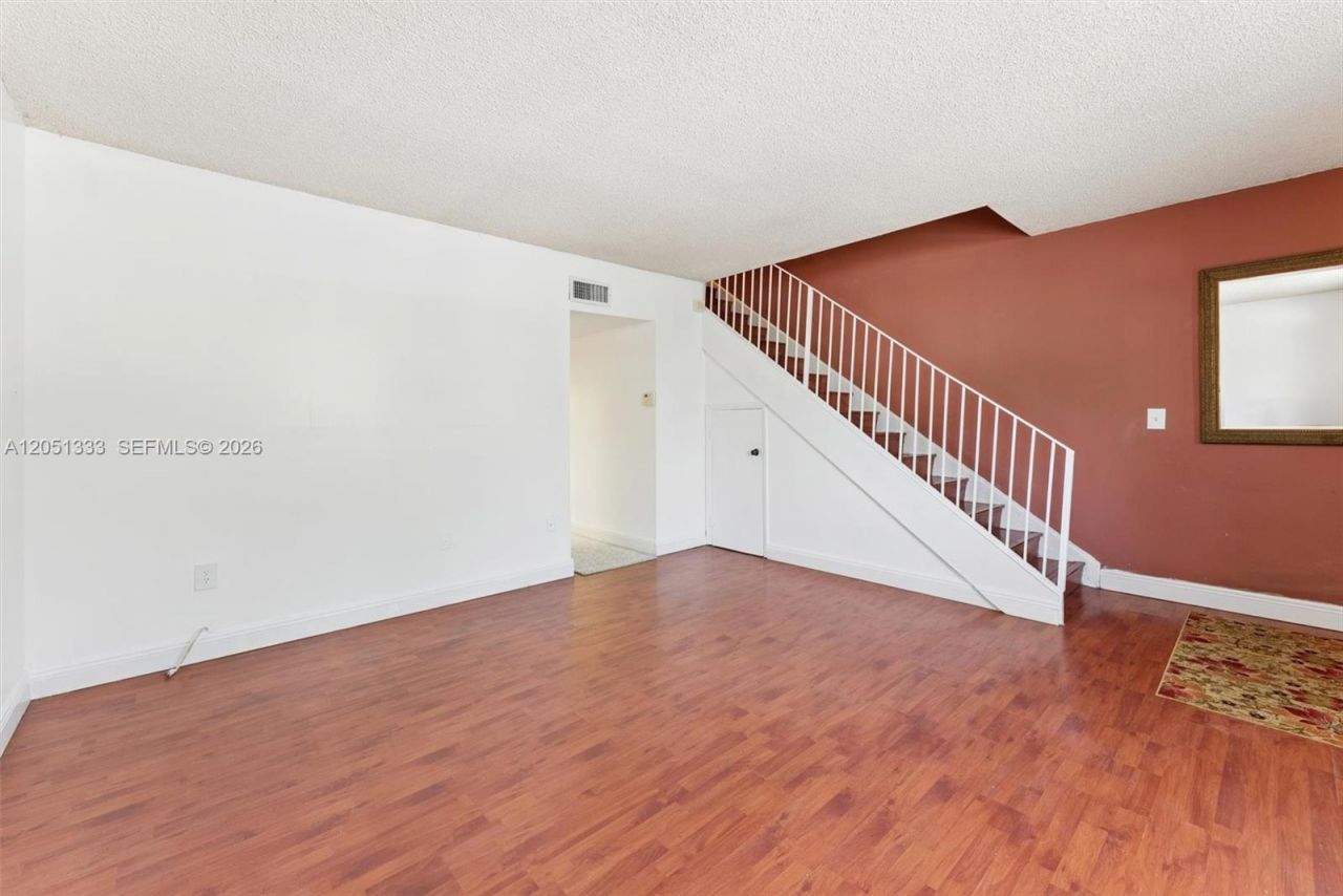 14241 Memorial Hwy 9f Hwy, Miami, FL 33161 Photo