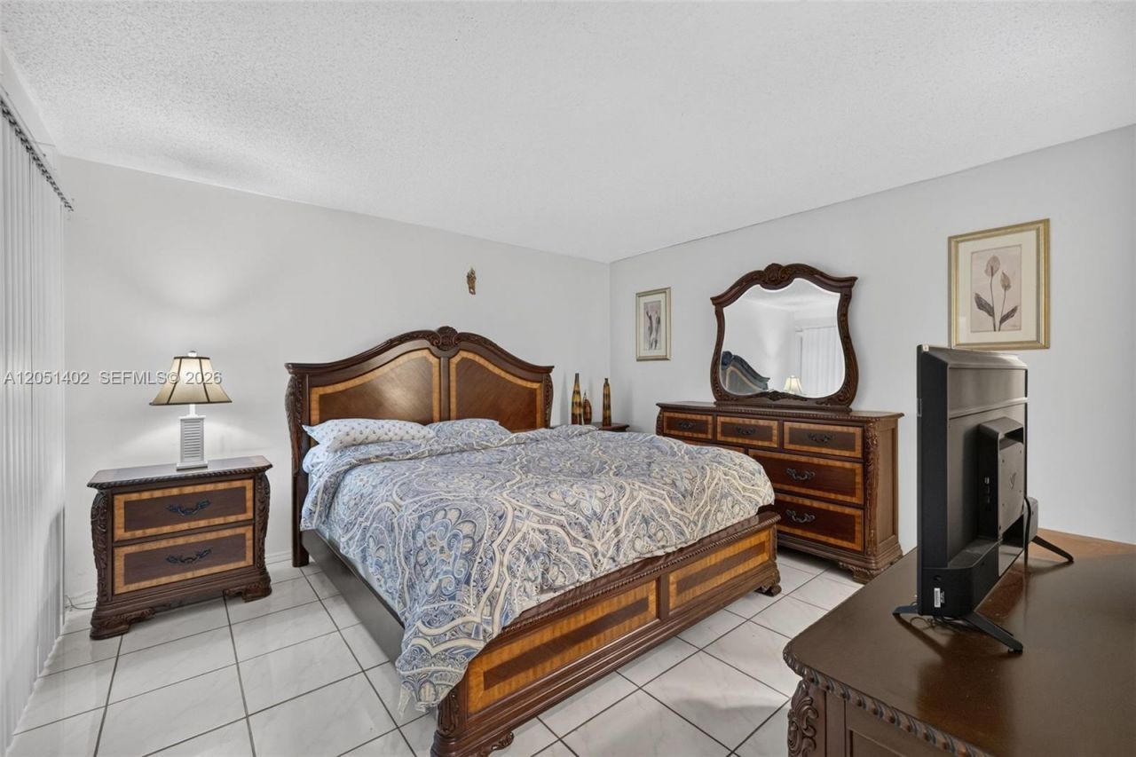 369 NE Camelot Dr , Port Saint Lucie, FL 34983 Photo