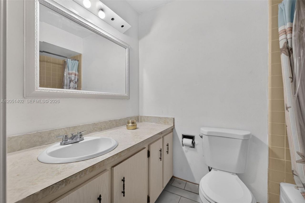 369 NE Camelot Dr , Port Saint Lucie, FL 34983 Photo