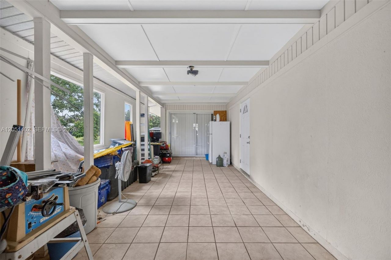 369 NE Camelot Dr , Port Saint Lucie, FL 34983 Photo