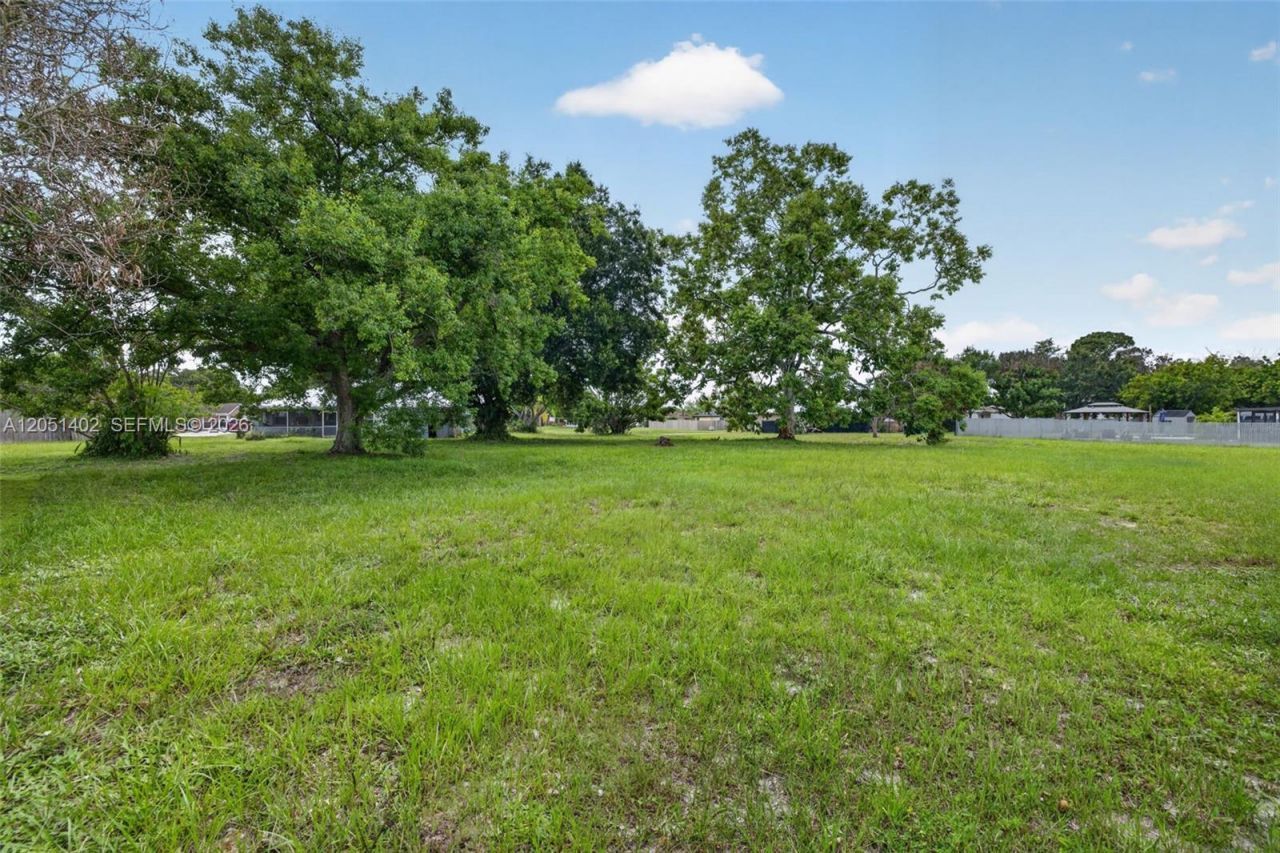 369 NE Camelot Dr , Port Saint Lucie, FL 34983 Photo