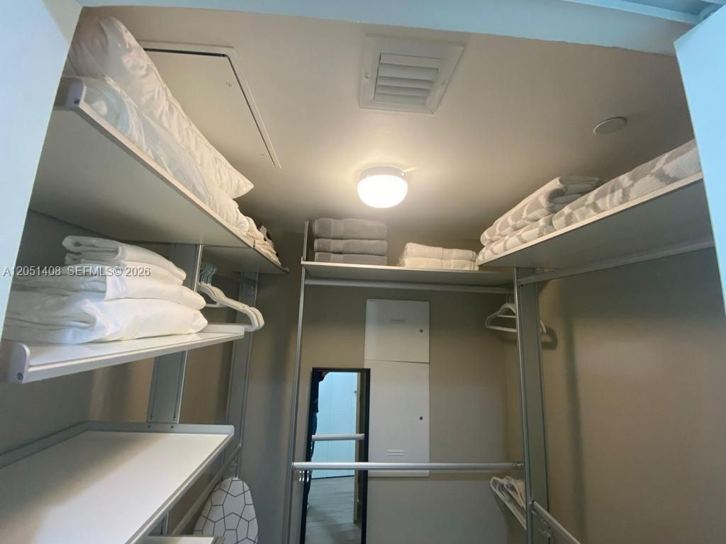 951 Brickell Ave, Unit 1706, Miami, FL 33131 Photo