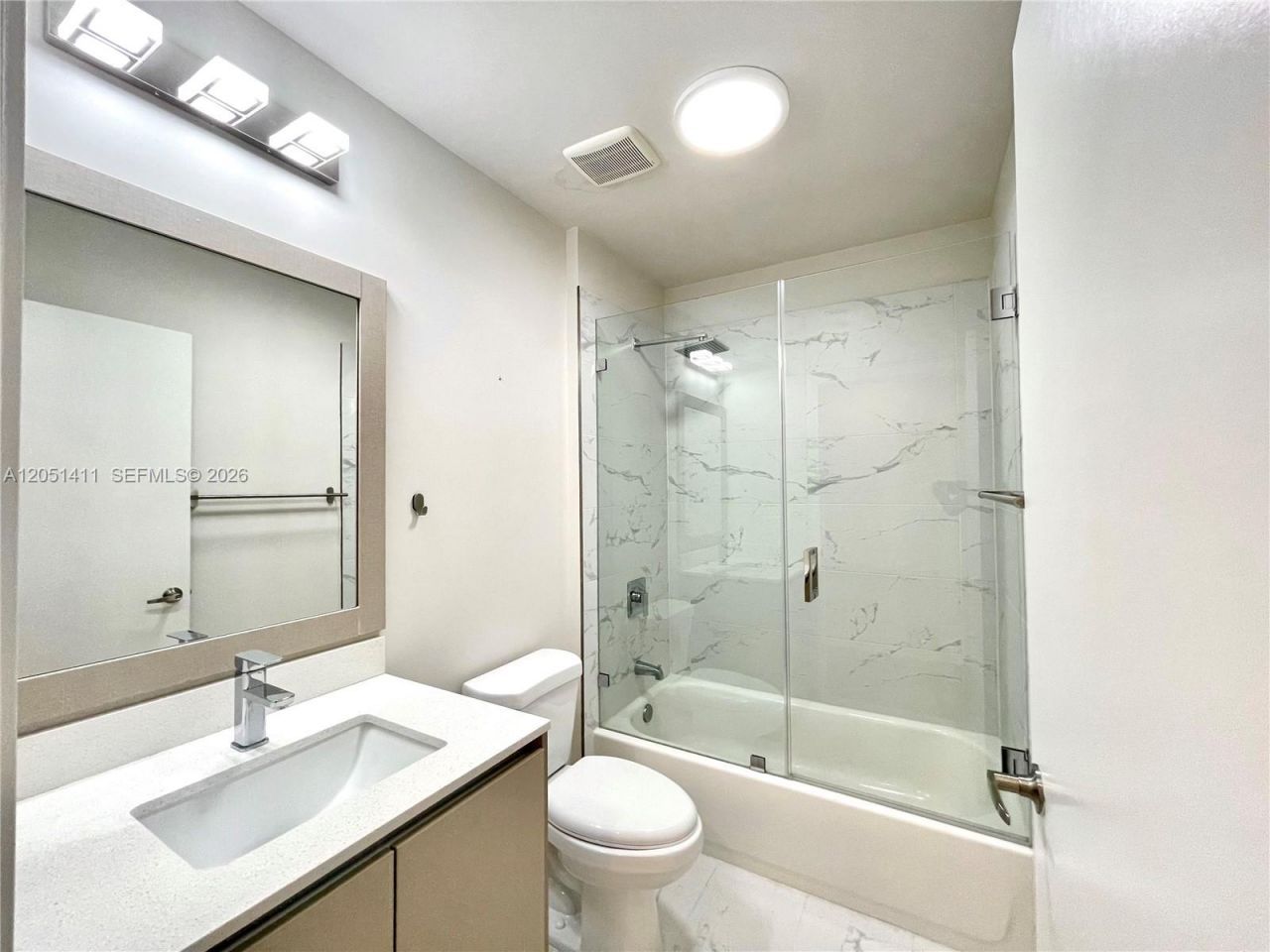 2535 NE 193rd St , Unit 3212, Miami, FL 33180 Photo