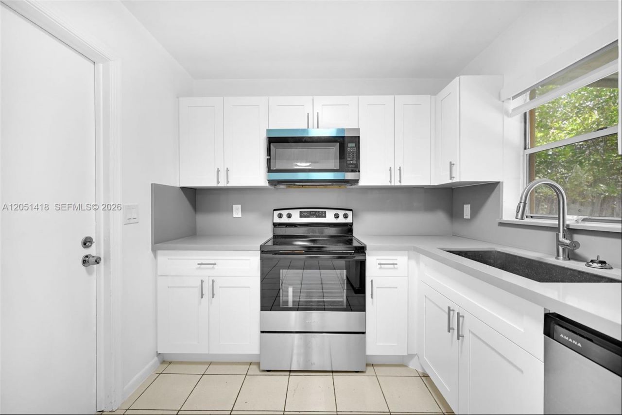 304 SW 77th Ter , North Lauderdale, FL 33068 Photo