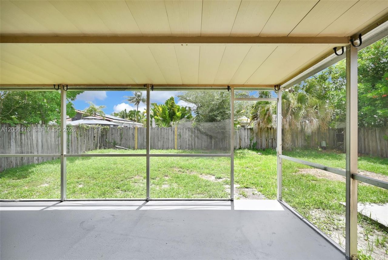 304 SW 77th Ter , North Lauderdale, FL 33068 Photo