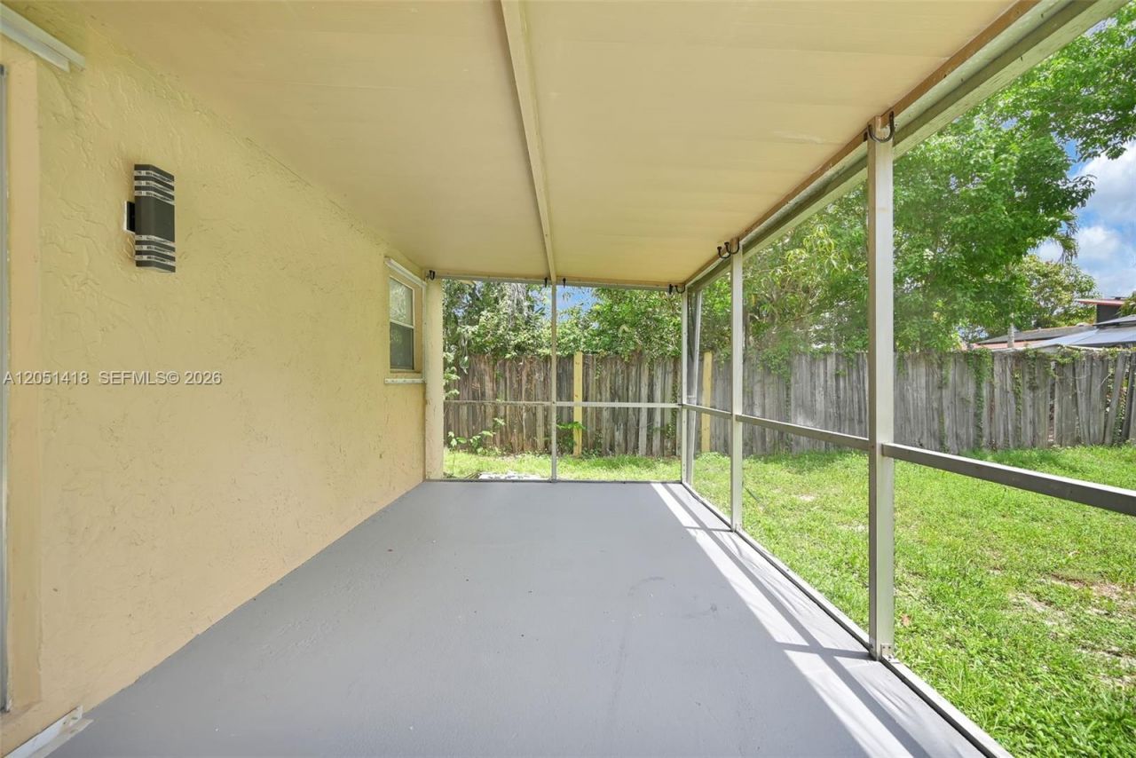304 SW 77th Ter , North Lauderdale, FL 33068 Photo