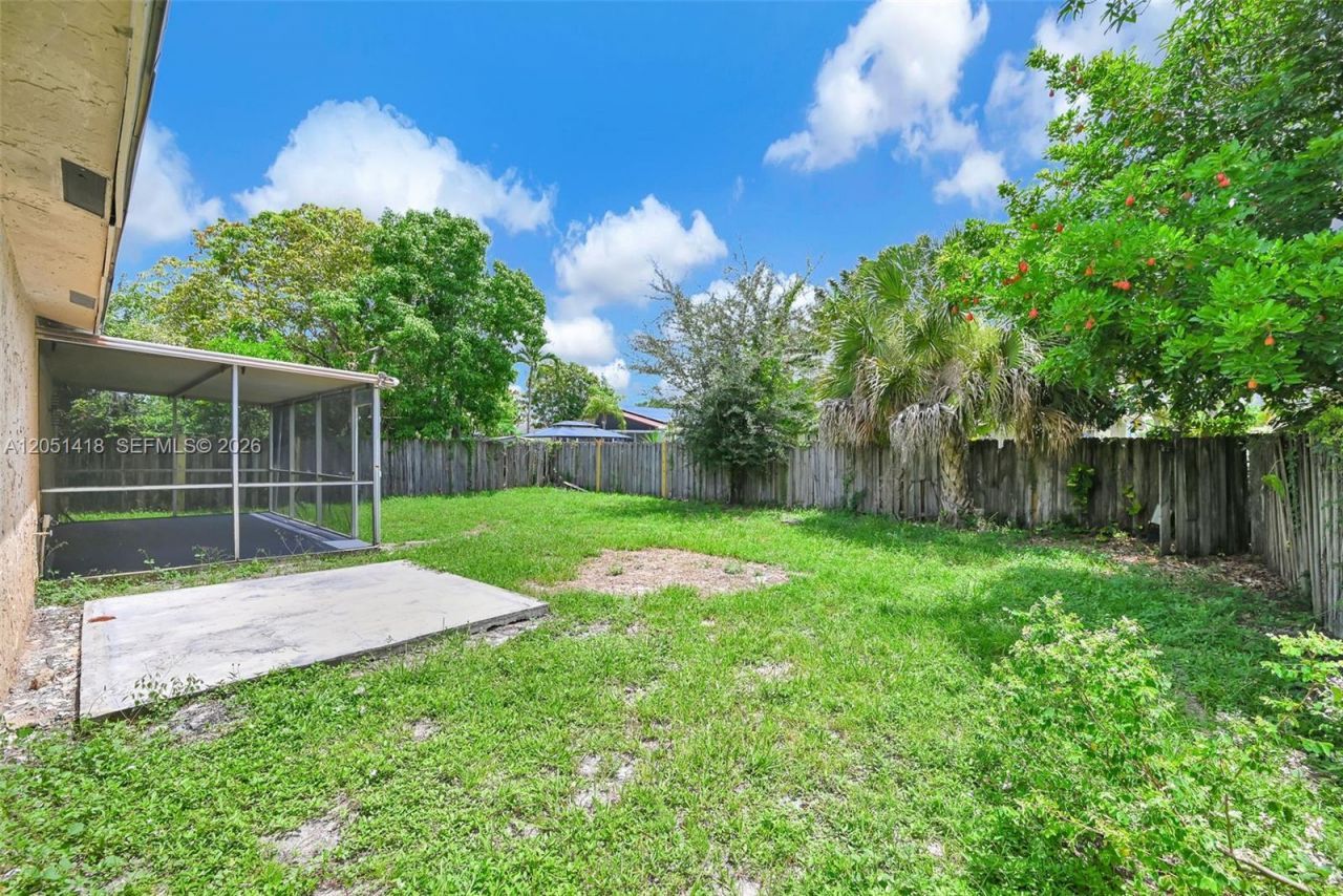 304 SW 77th Ter , North Lauderdale, FL 33068 Photo