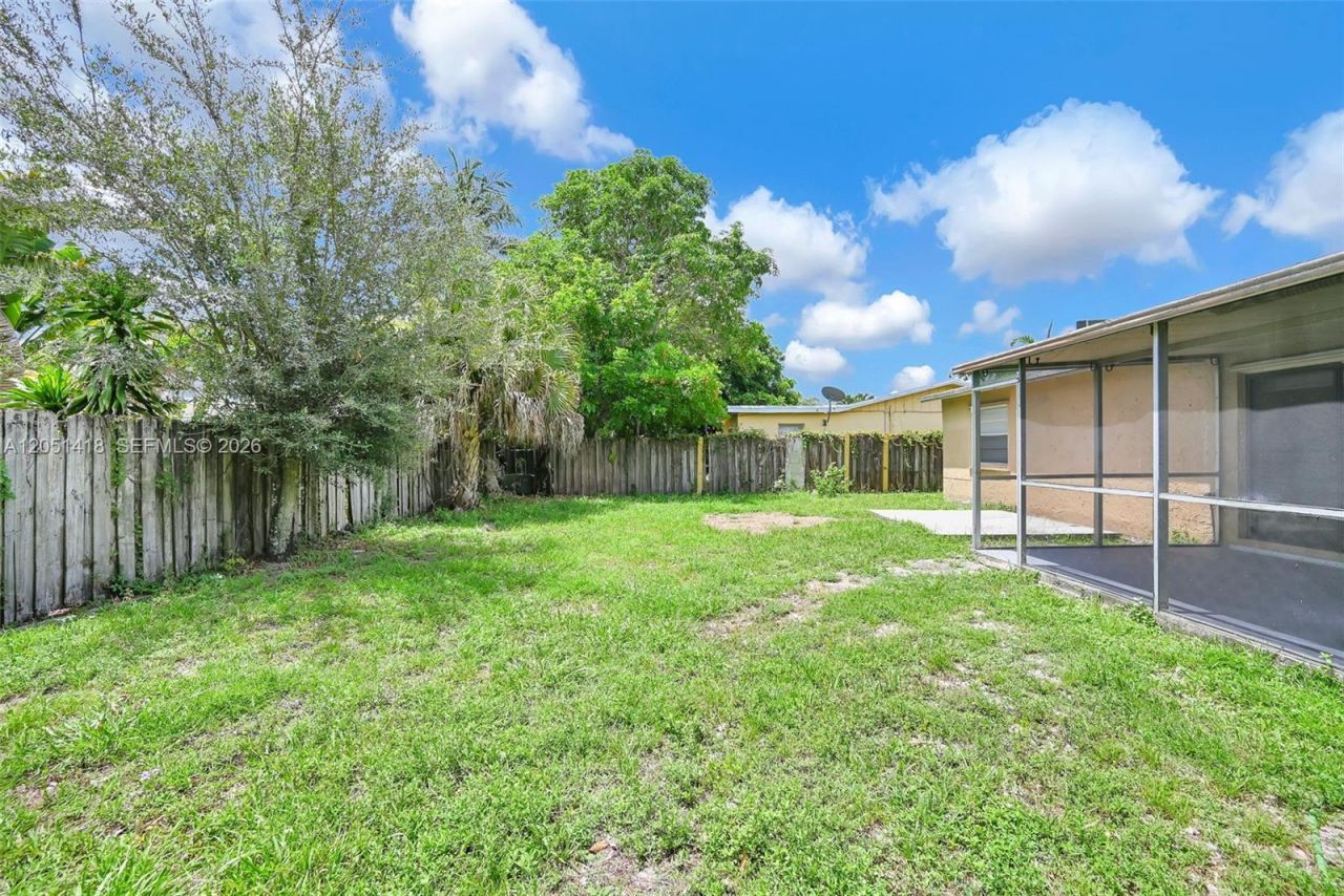 304 SW 77th Ter , North Lauderdale, FL 33068 Photo