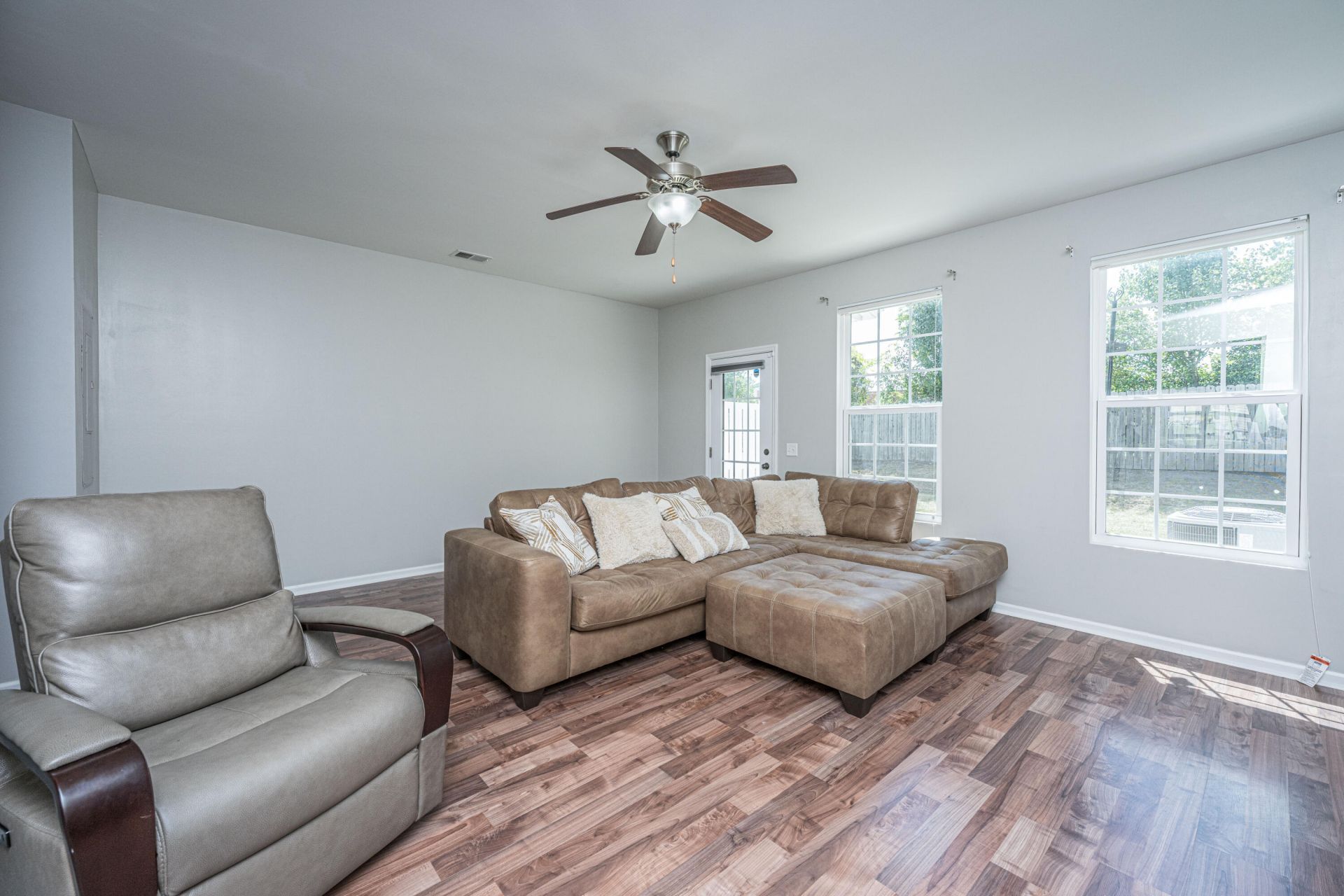 507 Hemingway Circle Photo 12