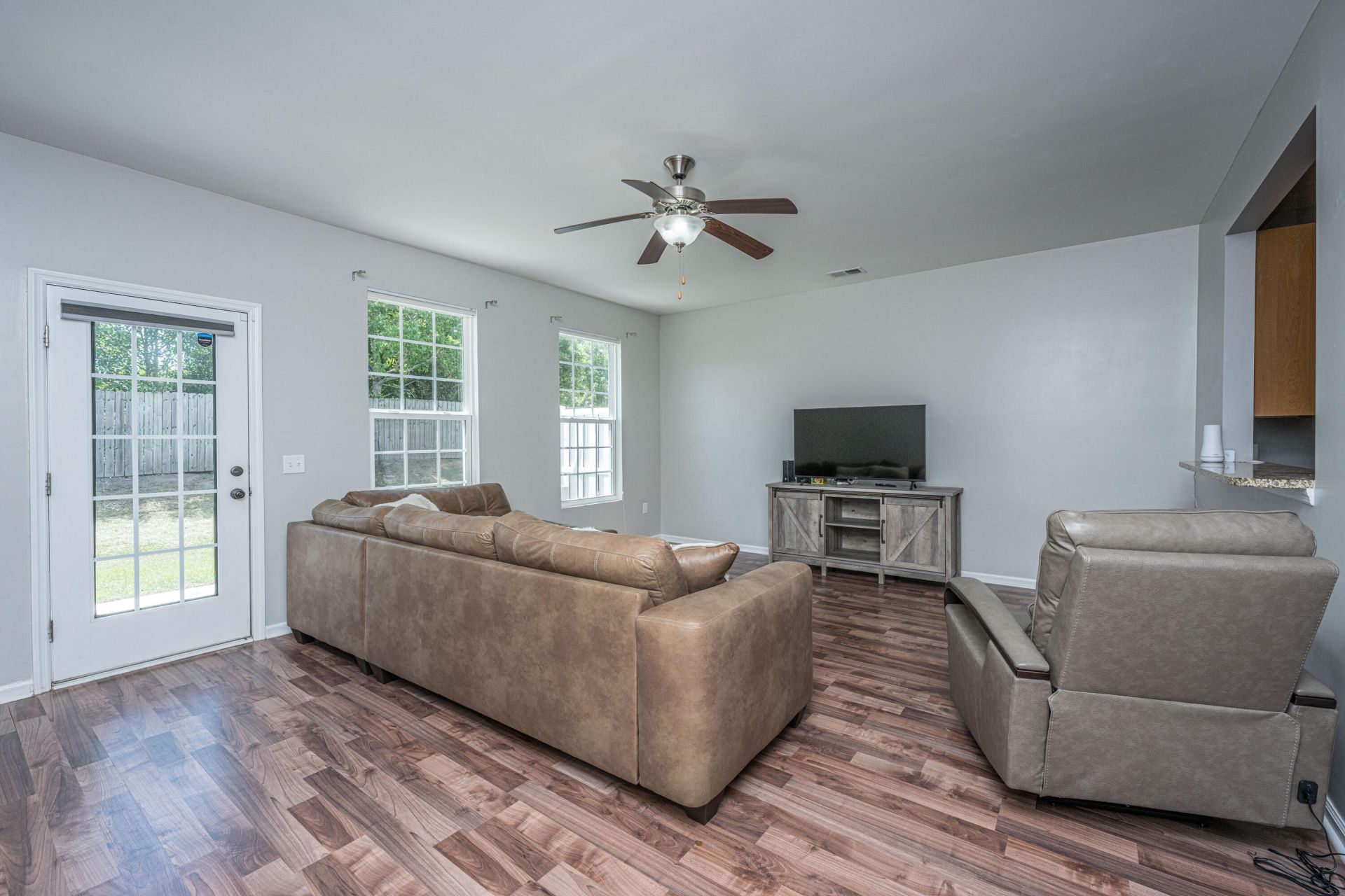 507 Hemingway Circle Photo 13
