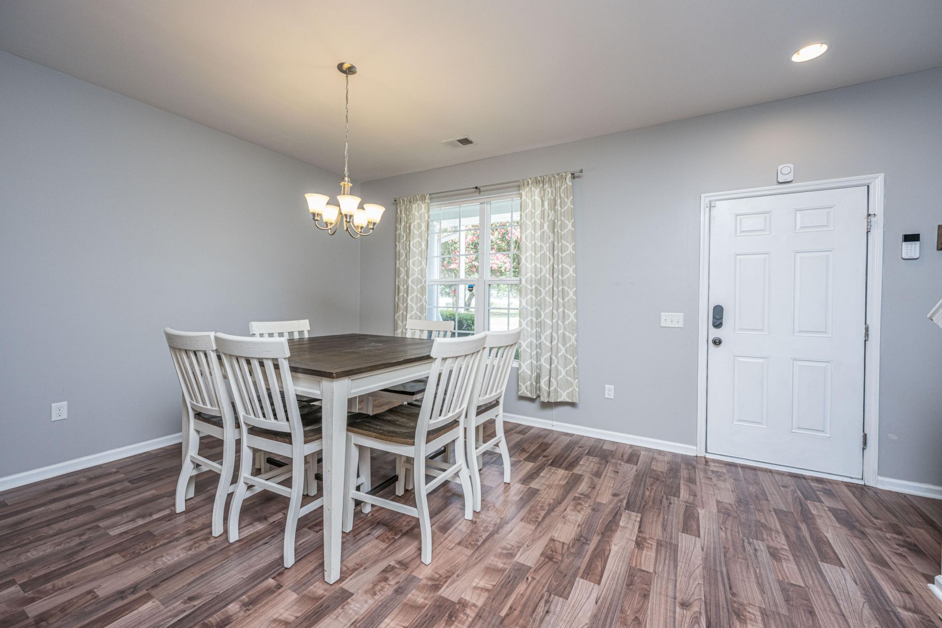 507 Hemingway Circle Photo 5