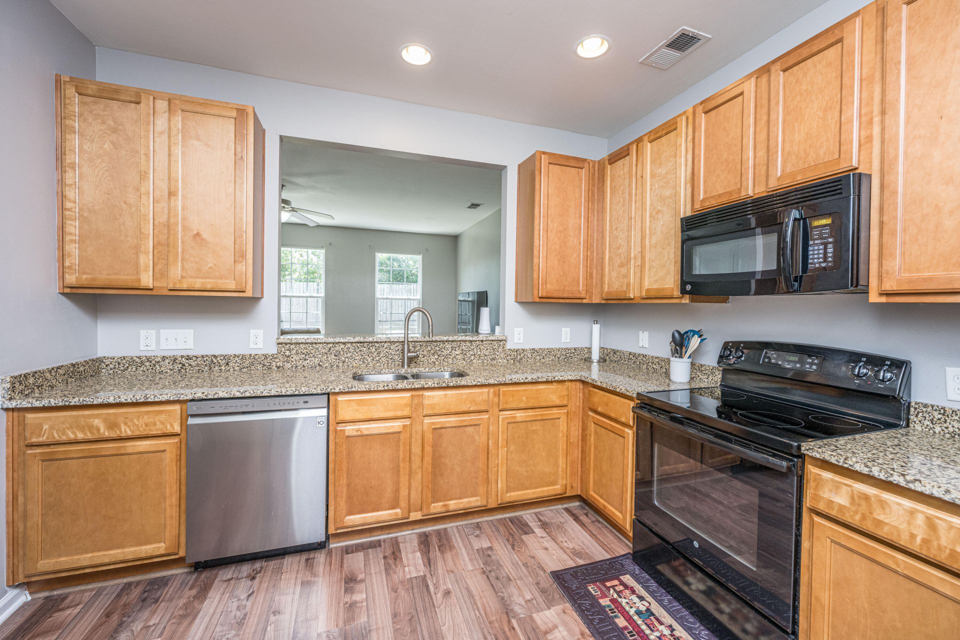 507 Hemingway Circle Photo 8