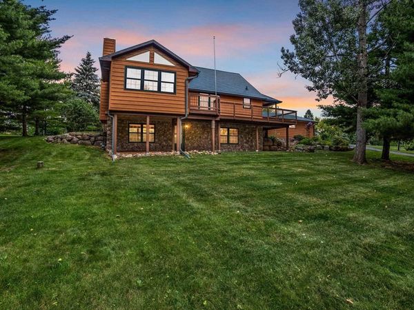 2555 Brown Deer Road, Stoughton, WI 53589