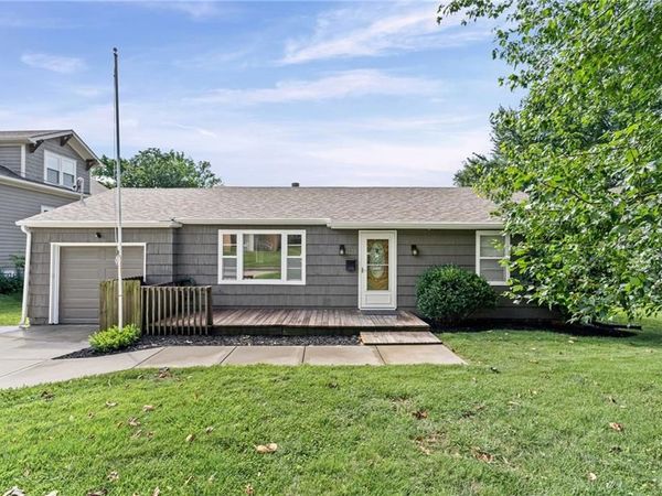 8123 Valley View Drive, Overland Park, KS 66204