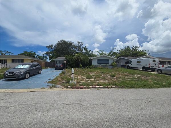 7809 WAXWOOD DRIVE , PORT RICHEY, FL 34668