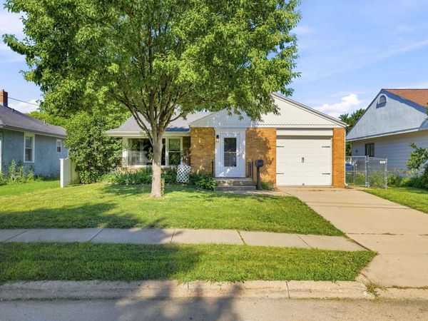 1043 State Street , Ottawa, IL 61350