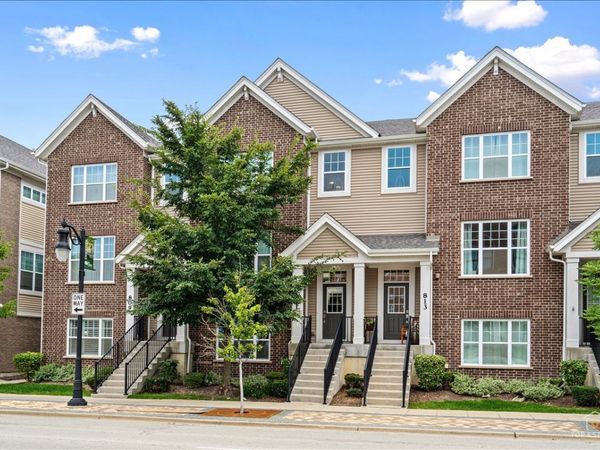 811 Lee Street , Des Plaines, IL 60016