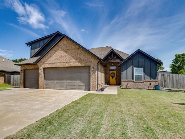 1711 W Blake Way, Mustang, OK 73064