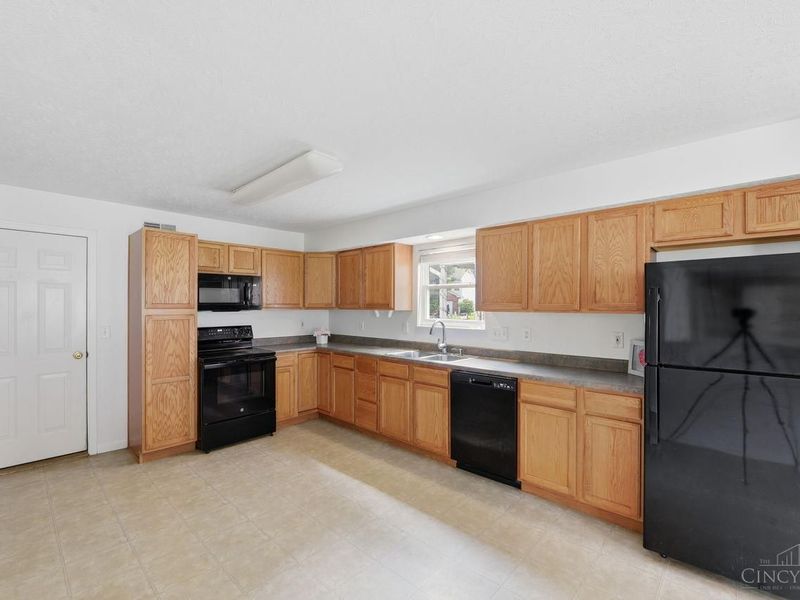 5806 Hall Court, Goshen Twp, OH 45140 Photo 10