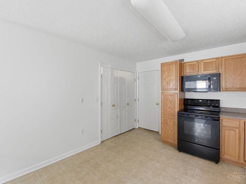 5806 Hall Court, Goshen Twp, OH 45140 Photo 12