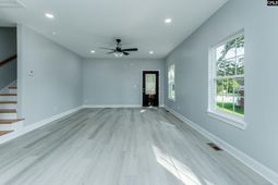 3205 Beaumont Avenue  photo 4