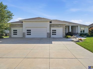 720 N 100th Street, Lincoln, NE 68527